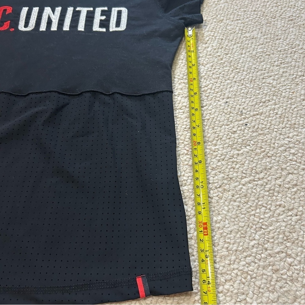 DC United MLS Soccer The Wild Collective Black Perforated Mesh Top Size Medium - Picture 13 of 13